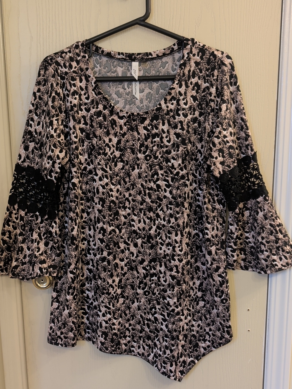 NY Collection Animal Print Bell Sleeve Hi-Low Lace Top Black Taupe Size M